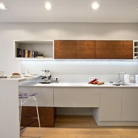 Triton Park Accommodation By P&O Serviced Apartments ワルシャワ エクステリア 写真