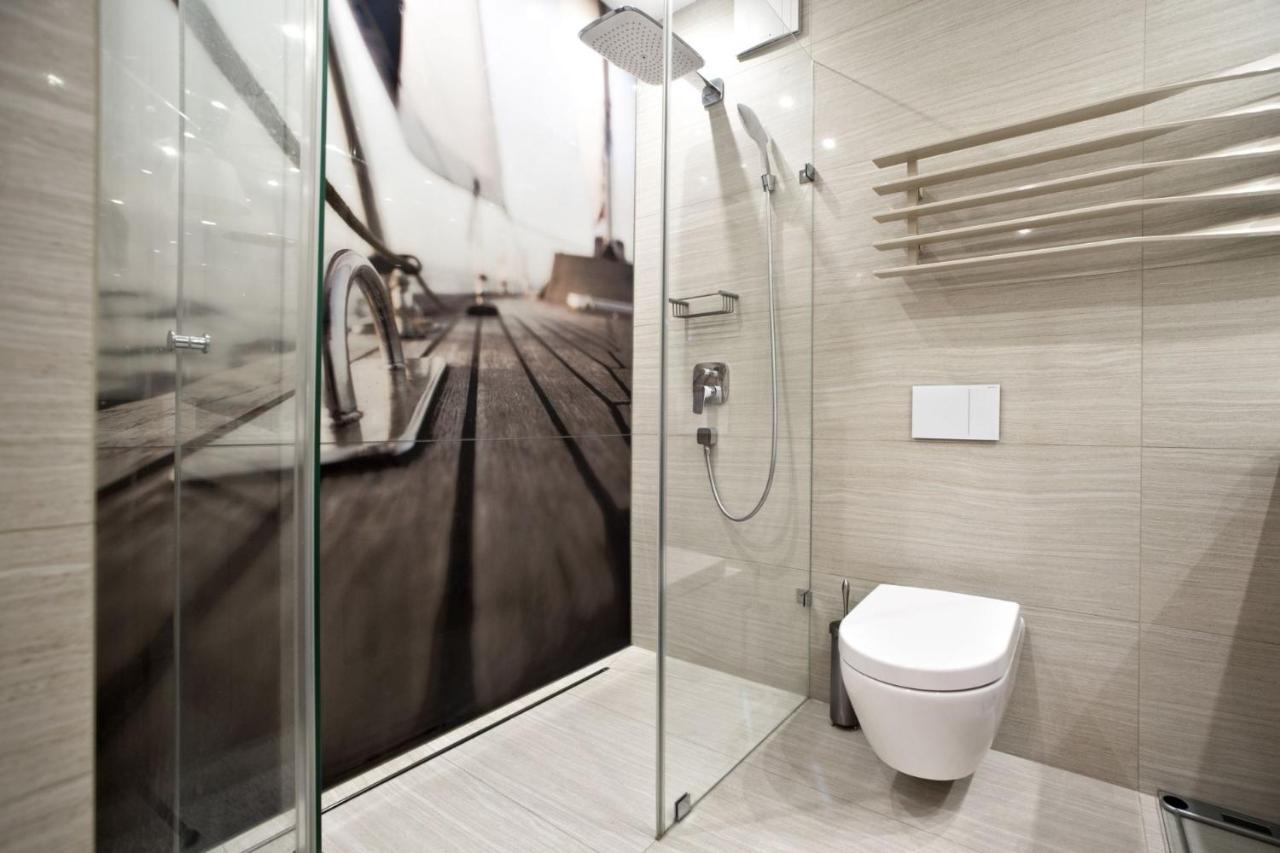 Triton Park Accommodation By P&O Serviced Apartments ワルシャワ エクステリア 写真