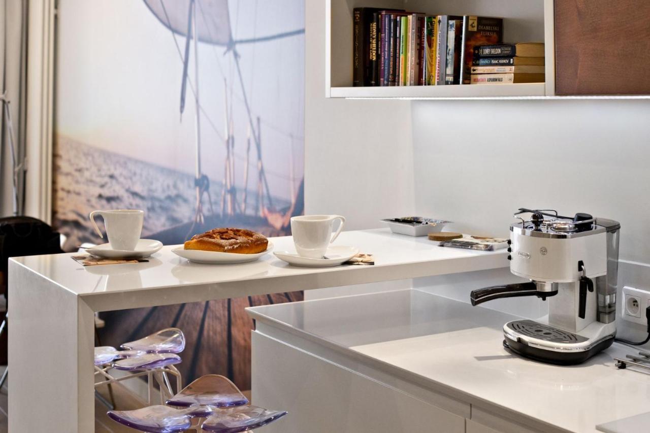 Triton Park Accommodation By P&O Serviced Apartments ワルシャワ エクステリア 写真