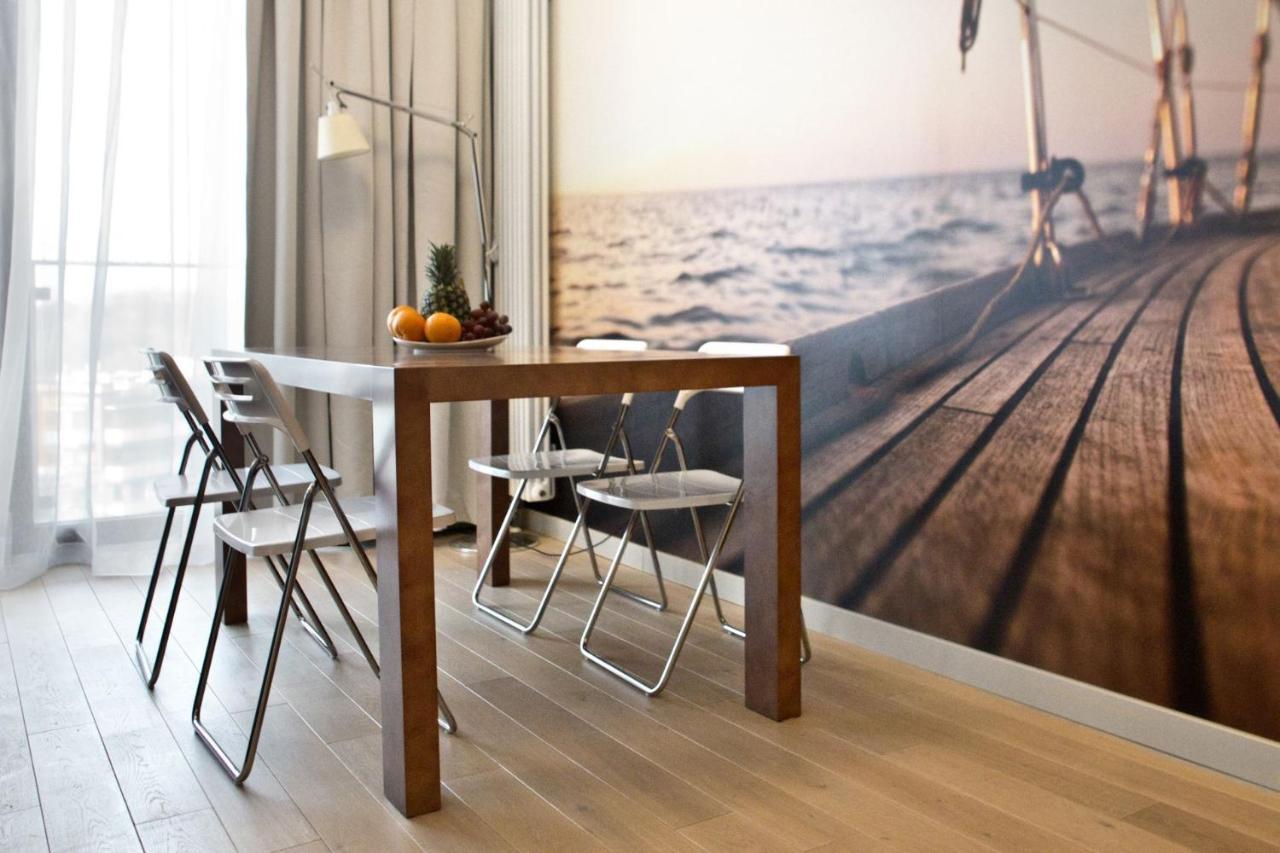 Triton Park Accommodation By P&O Serviced Apartments ワルシャワ エクステリア 写真