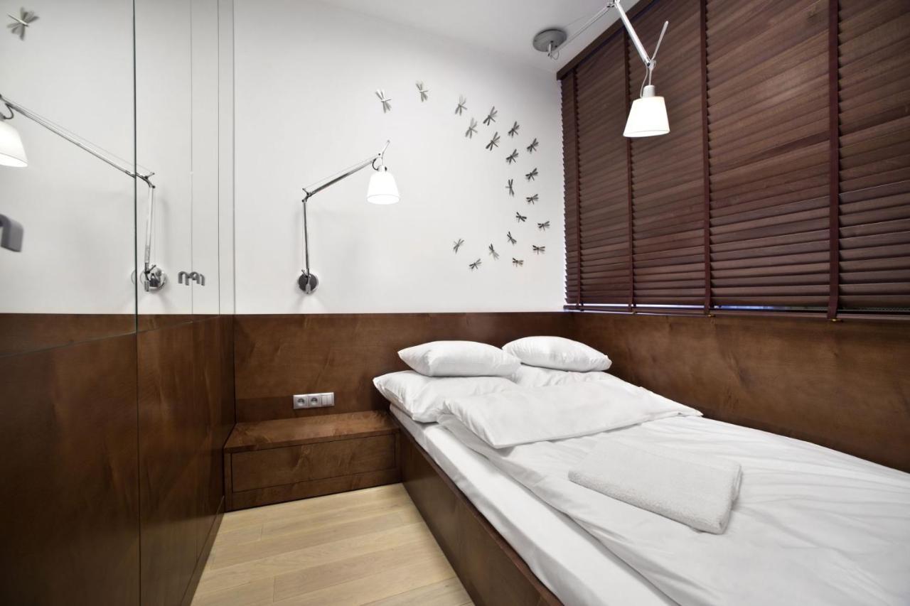 Triton Park Accommodation By P&O Serviced Apartments ワルシャワ エクステリア 写真