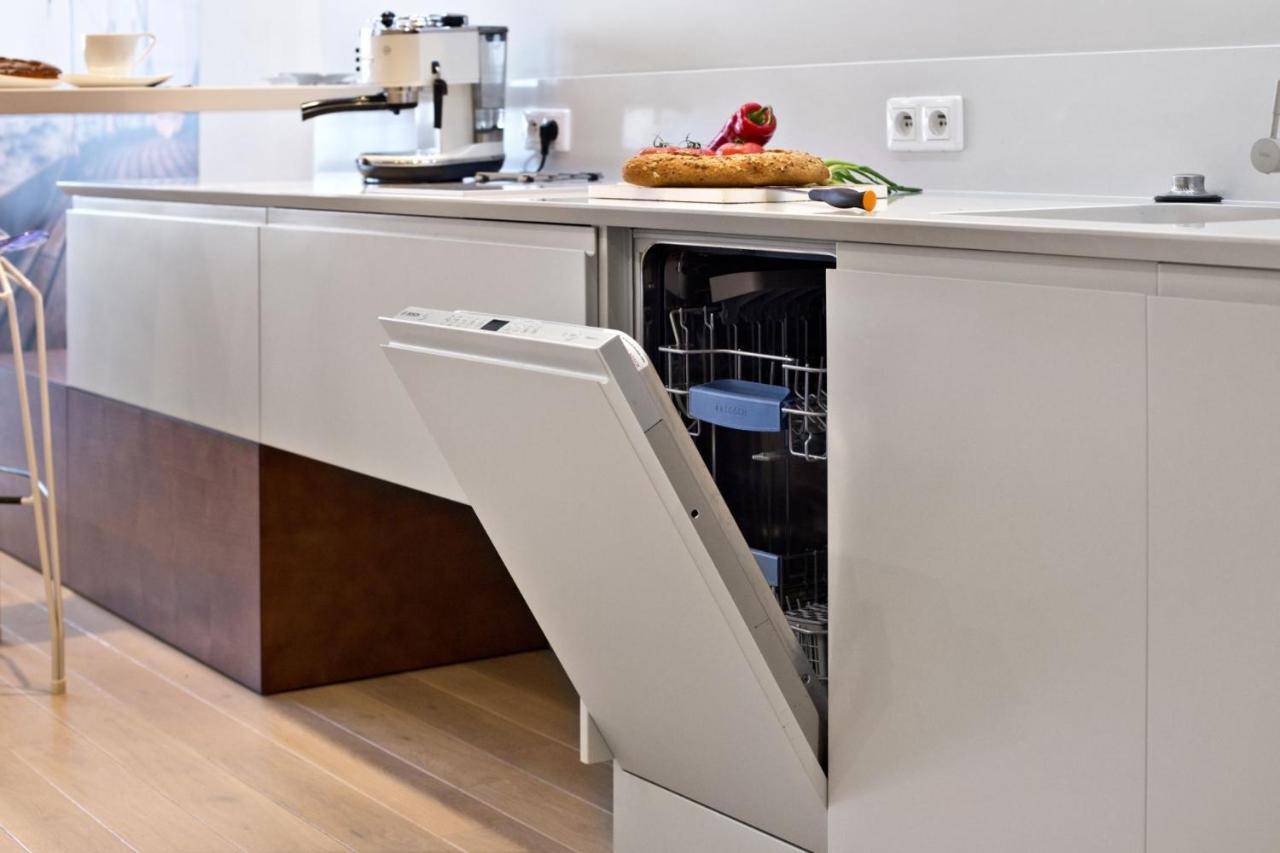 Triton Park Accommodation By P&O Serviced Apartments ワルシャワ エクステリア 写真
